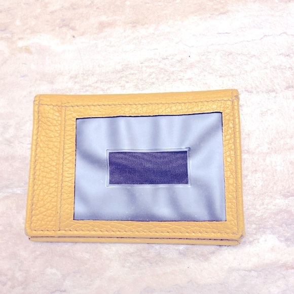 Gucci Yellow Leather Vintage Card Holder - Picture 2 of 8